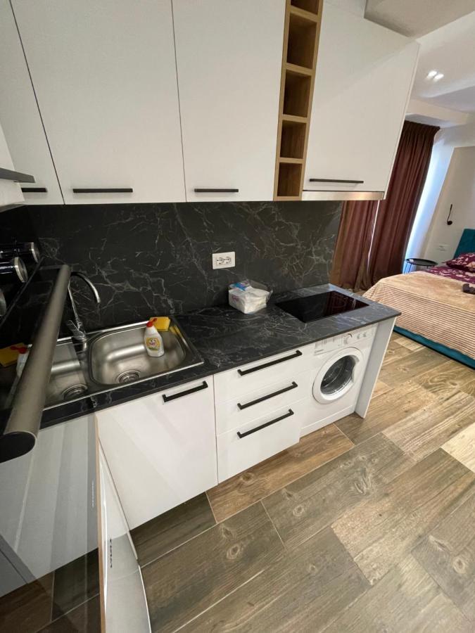 Boutique Central Studio Apartments Тирана Екстер'єр фото