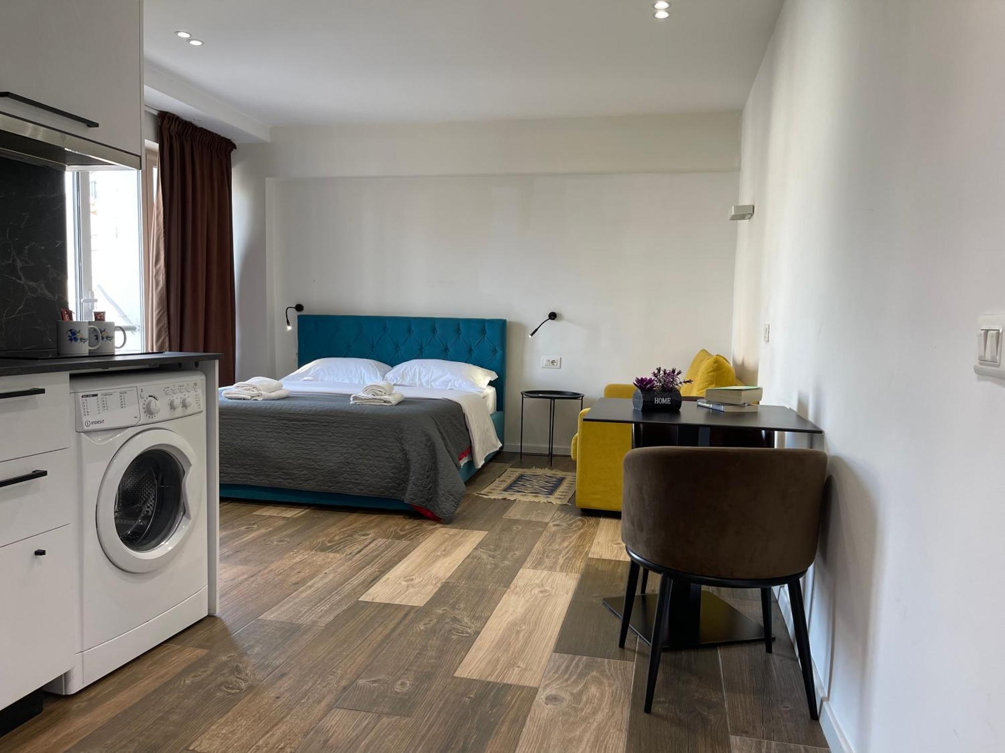 Boutique Central Studio Apartments Тирана Екстер'єр фото